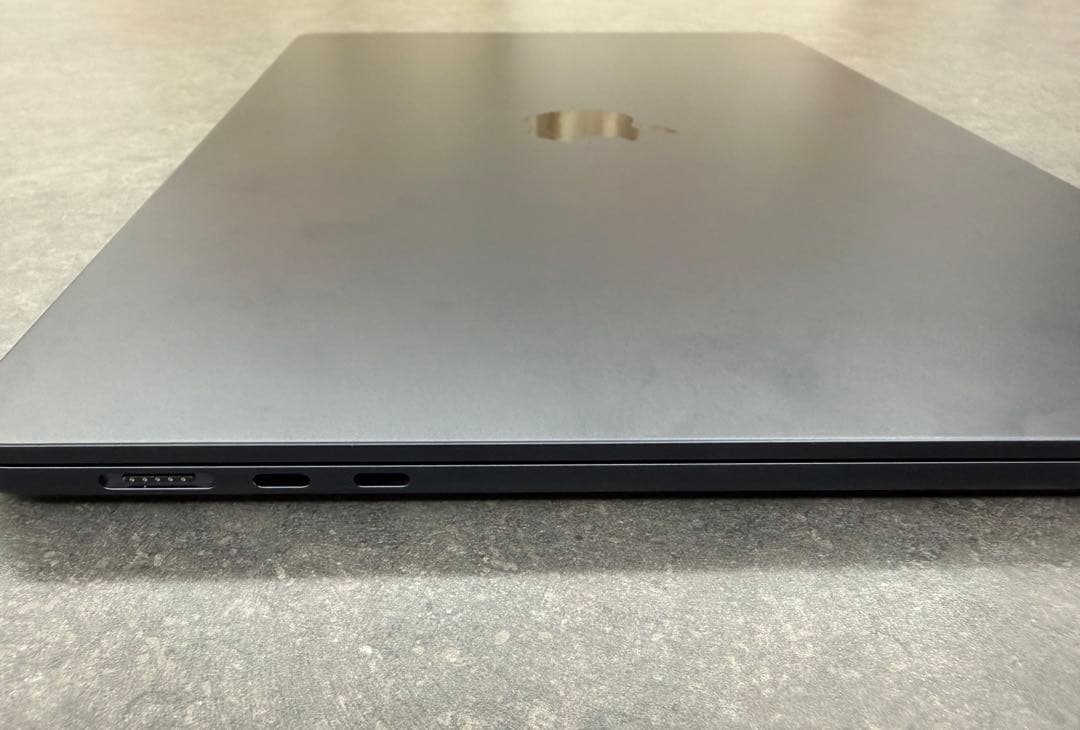 Apple MacBook Air 15インチ M2 2023 本体　512GB