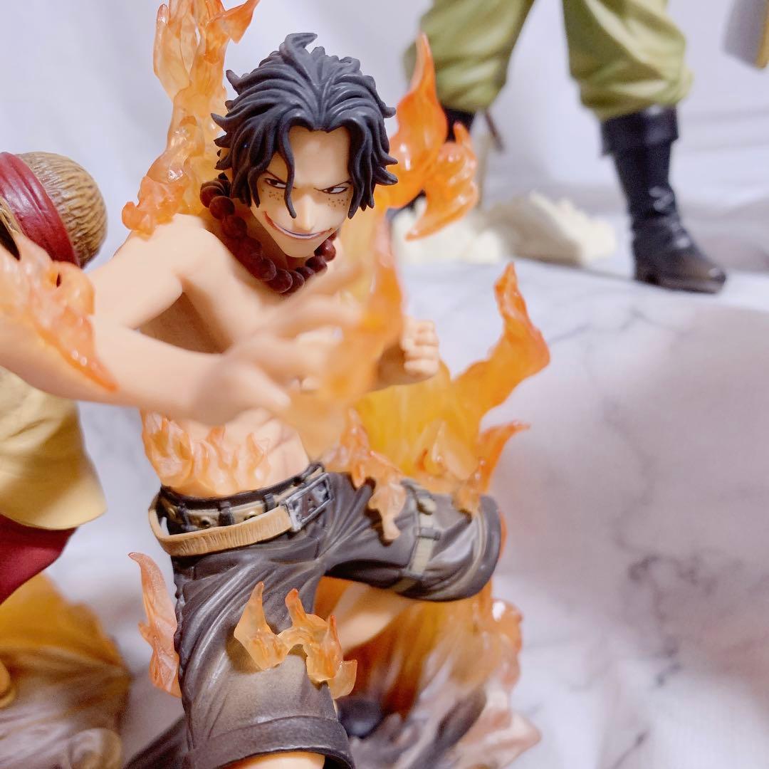 ONEPIECE ワンピース　フィギュア　白ヒゲ　エース　ルフィ　兄弟　墓