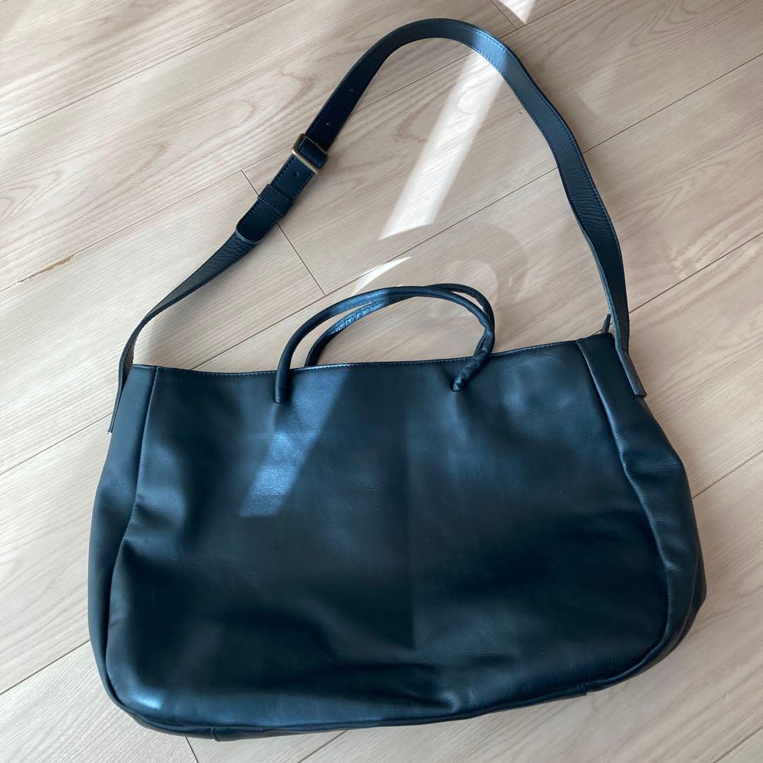 CLASKA牛革製ショルダーバッグ