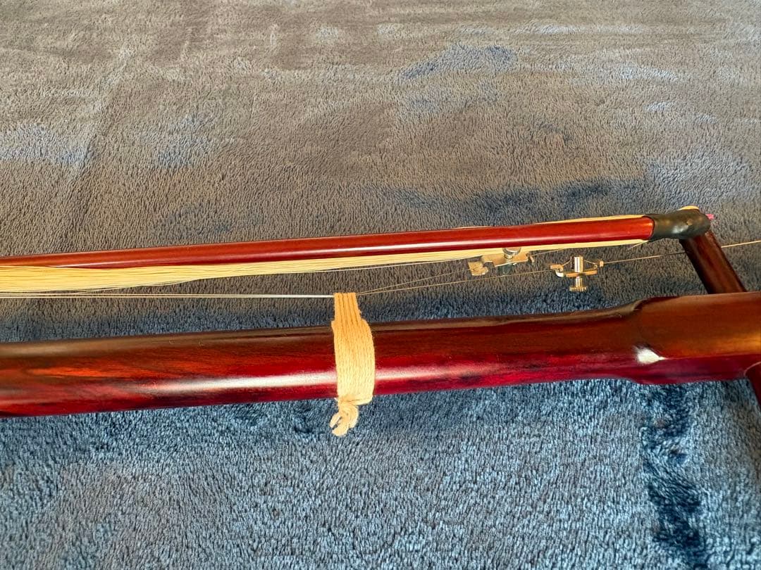 二胡　ハードケース　換えの弓毛付き