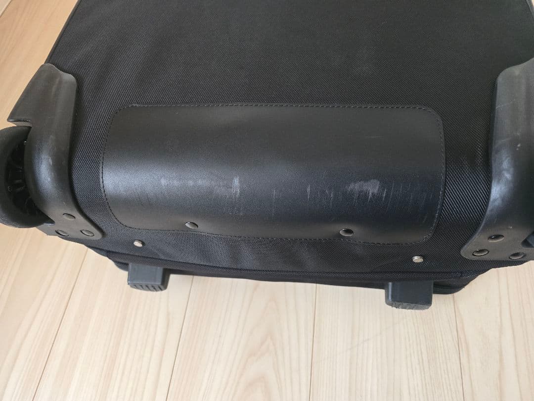 黒のキャリーケース