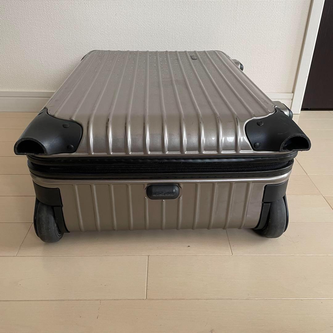 値下げ済✅リモワ サルサ 2輪 33L 付属品説明書 中板完備⭐︎人気色シャンパン