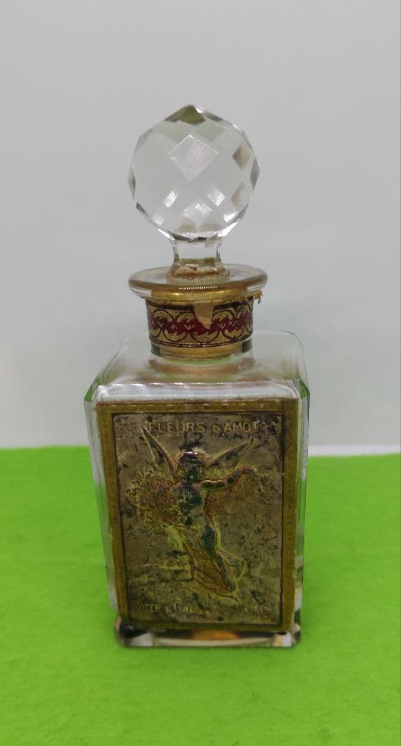 ROGER & GALLET ” FLEURS D‘AMOR ”