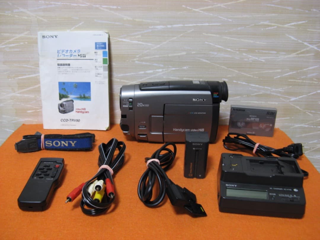 動作0K❗️☆SONYの液晶Hi8/8ミリビデオカメラ・CCD-TRV90