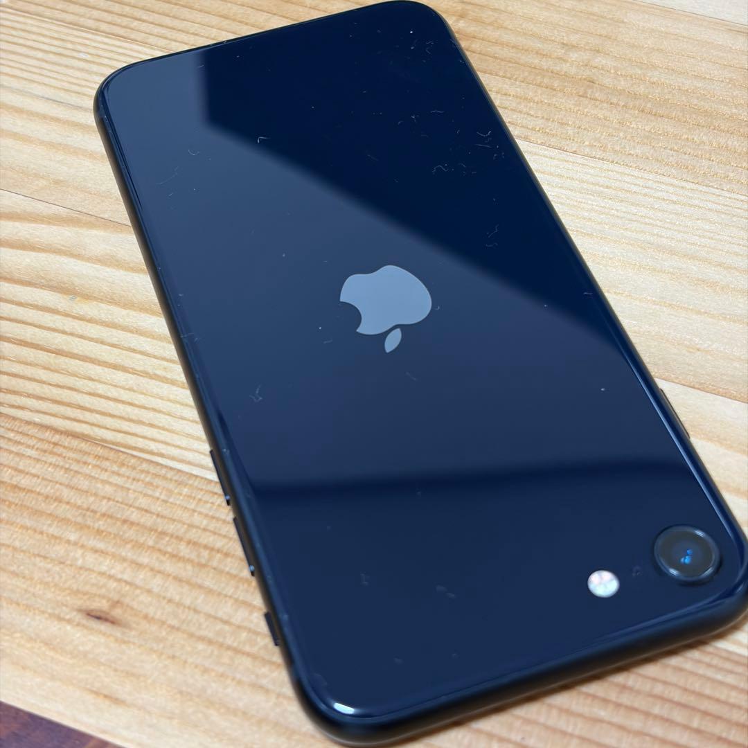 ク*3様 バッテリー新品　iPhoneSE第3世代64GB SIMフリー　美品