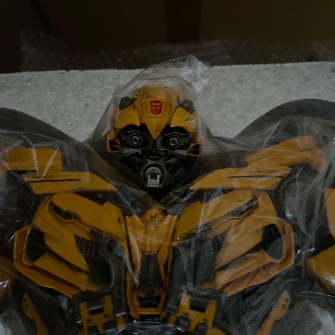 トランスフォーマー バンブルビー フィギュア　最後の騎士王　スリーエー