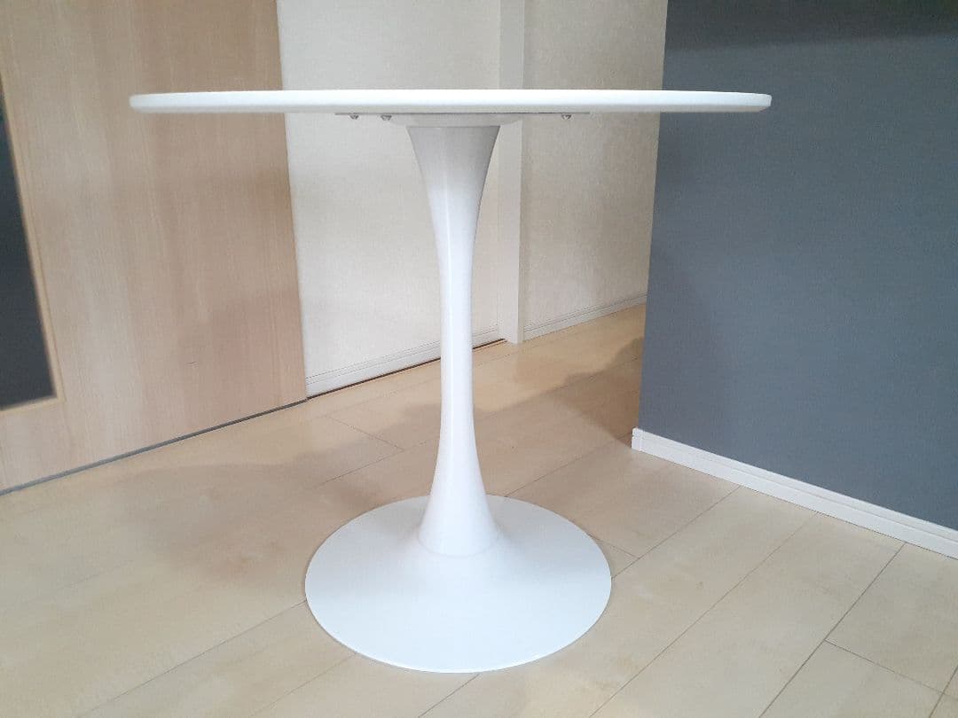 ダイニングテーブル　チューリップテーブル　エーロサーリネン