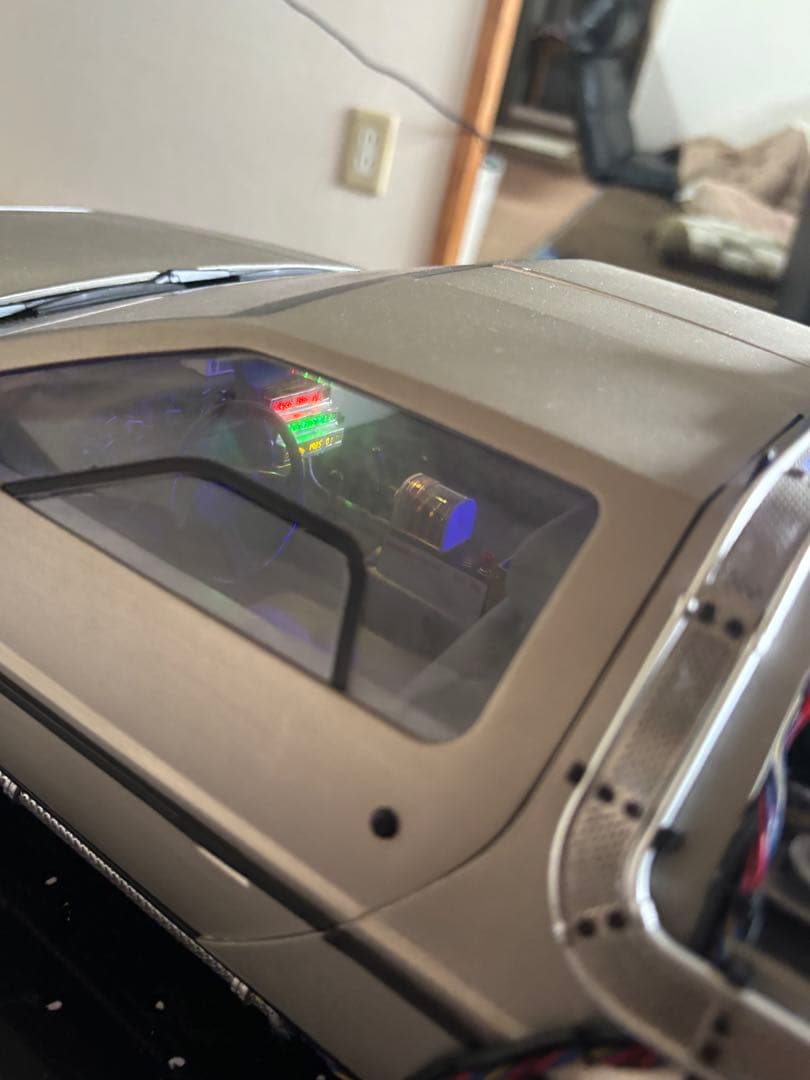 デロリアン ミニカー 1/18 LEDライト付き ディアゴスティーニ完成品