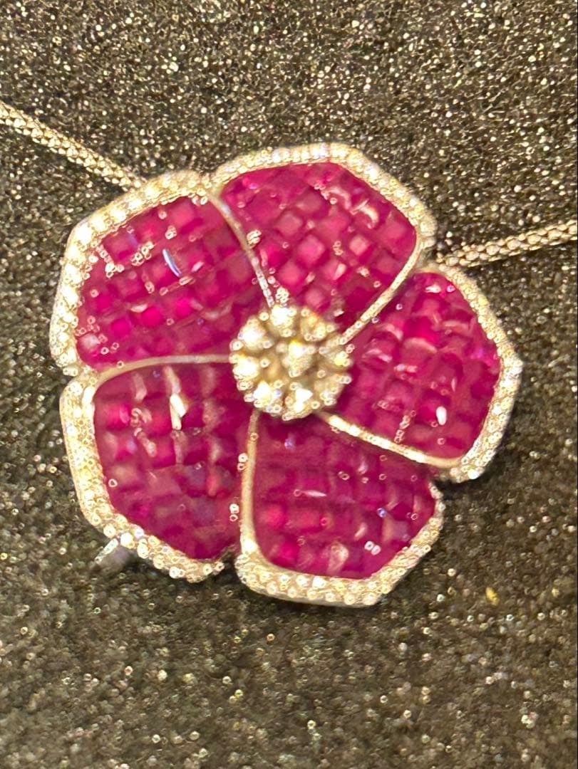 ハートちゃん❣️ミステリーセッティングルビーブローチ