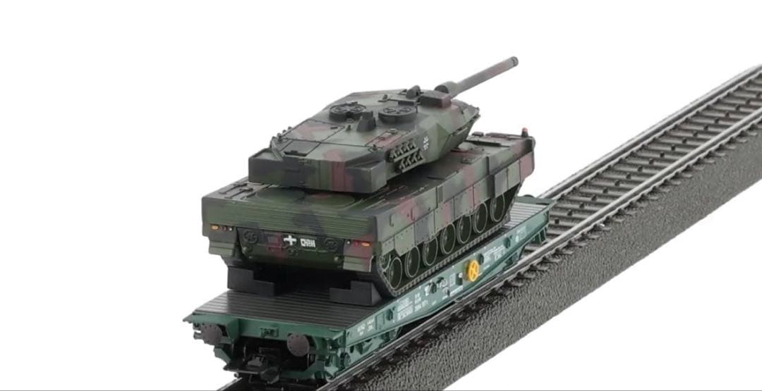 新品　メルクリン　ドイツ軍　レオパルド　2A6 戦車　運搬車　ラスト1両‼️
