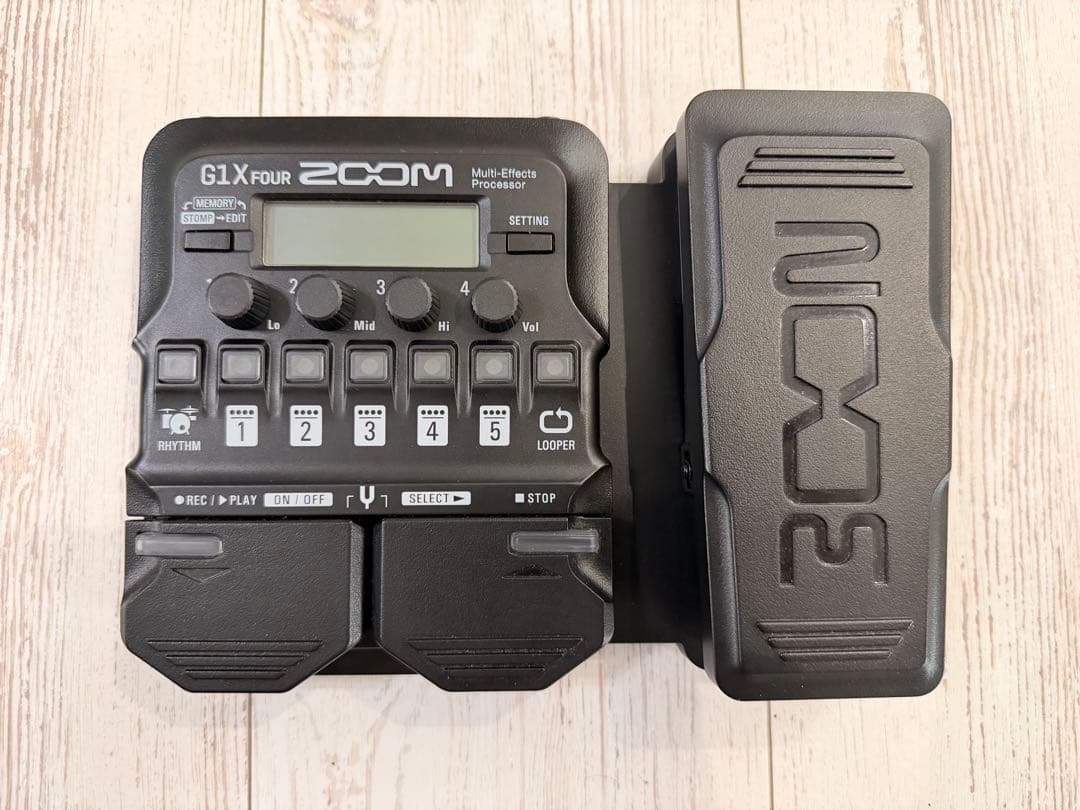 ZOOM G1X FOUR マルチエフェクトペダル