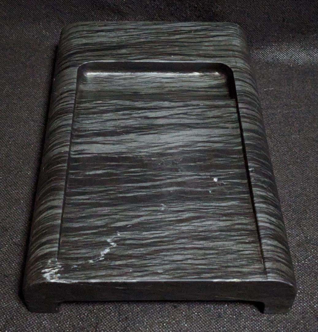 【ヘコ】　　◆歙州抄手硯（水波眉子紋・銀花紋／十吋／唐木箱）◆書画筆6本