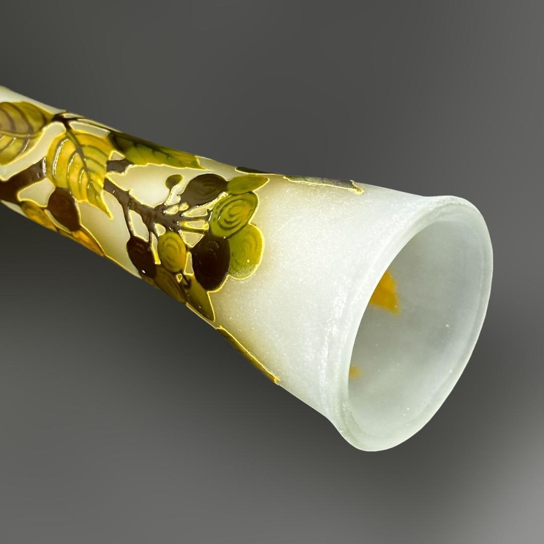 エミールガレ 　　鶴首　花瓶　カメオ彫り　被せガラス　高さ26ｃｍ