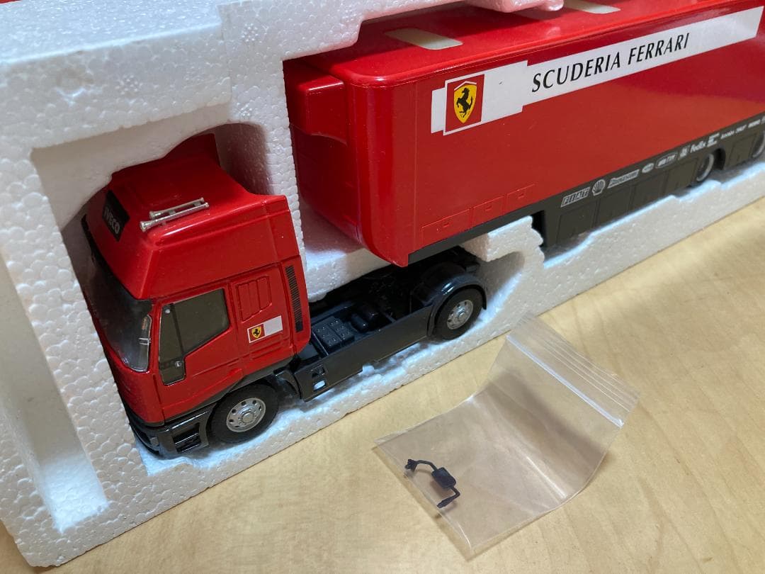 約40cmフェラーリ F1 トランスポーター 1/43 オールドカーズ（赤箱）