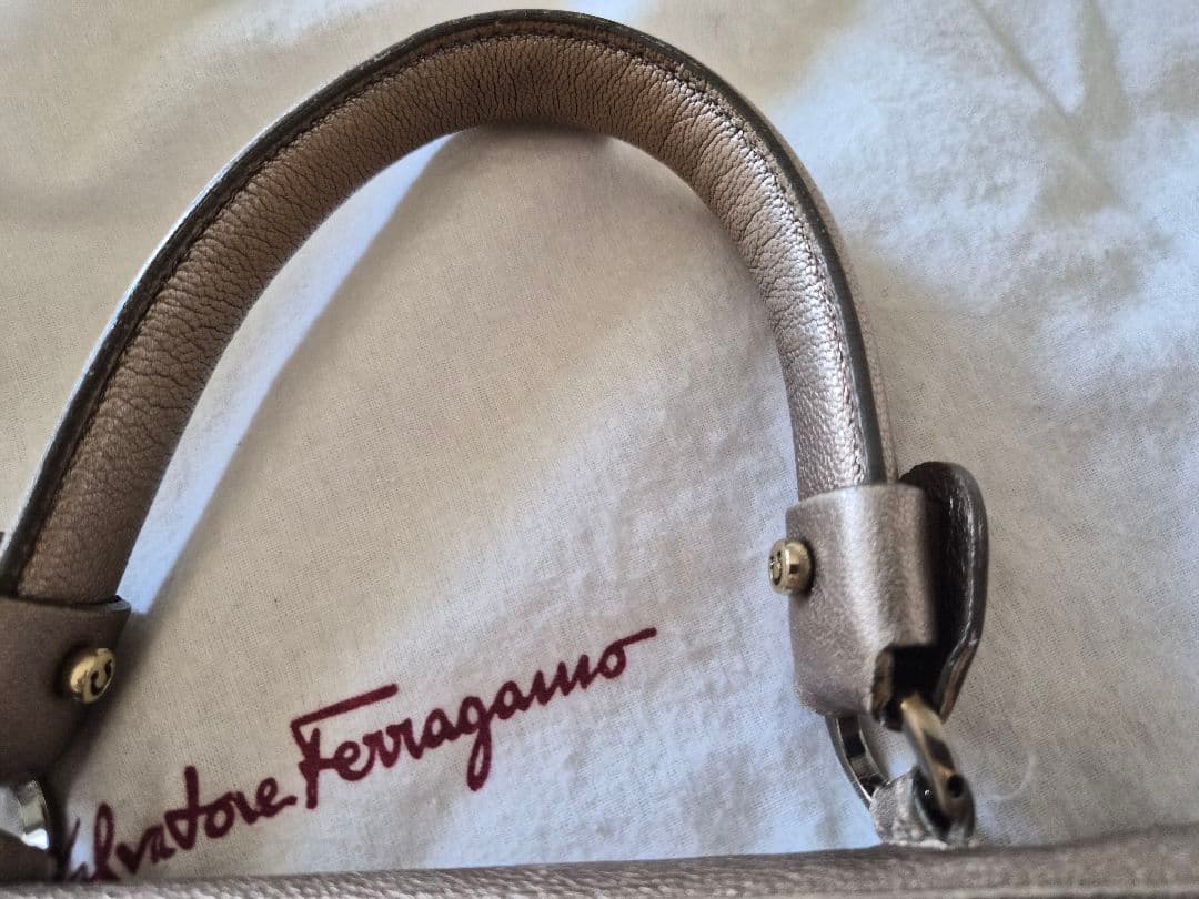 Ferragamoレディースバッグ