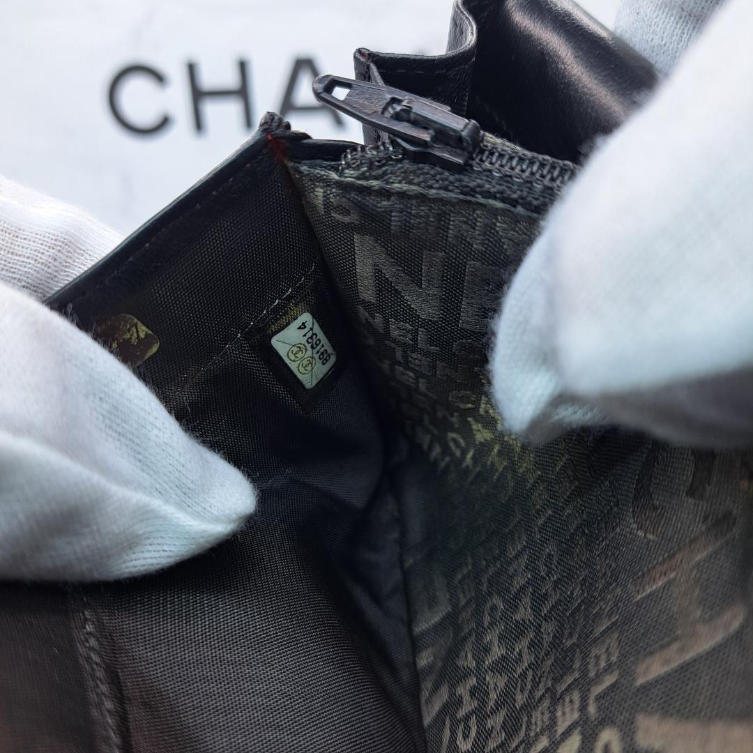 CHANEL　アイコンライン　ブラック　二つ折り財布　財布　長財布