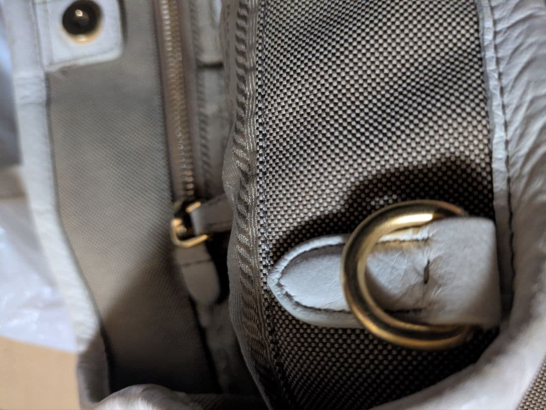 今だけ値下げ　PRADA　プラダ　ハンドバッグ　ショルダーストラップ無し