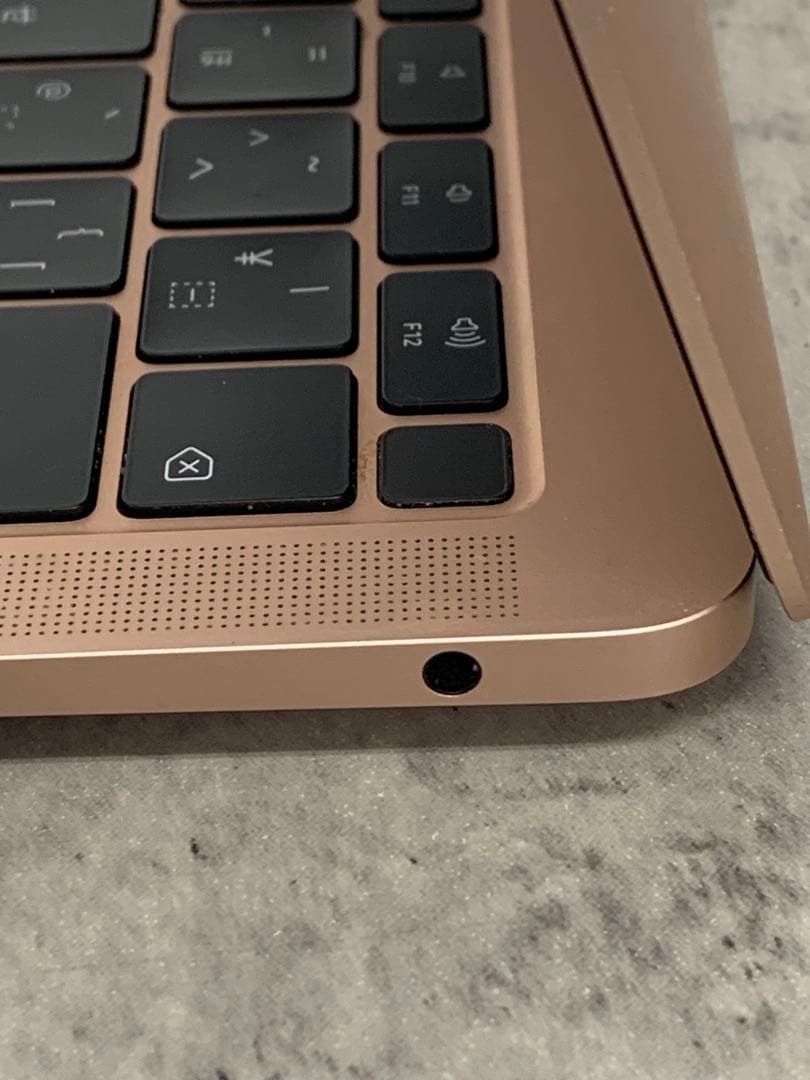 ＄【ジャンク/起動不可】MacBook Air 13インチ　A1932 ゴールド