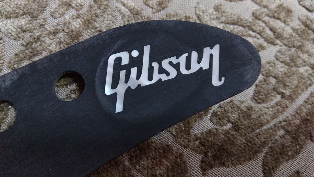 Gibson 純正　エキスプローラー　ツキ板＆白蝶貝ロゴ　ファクトリーオリジナル