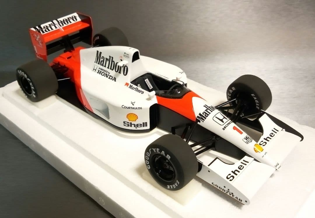 オートアート 1/18 マクラーレン MP4/6 A.セナ ミニチャンプス