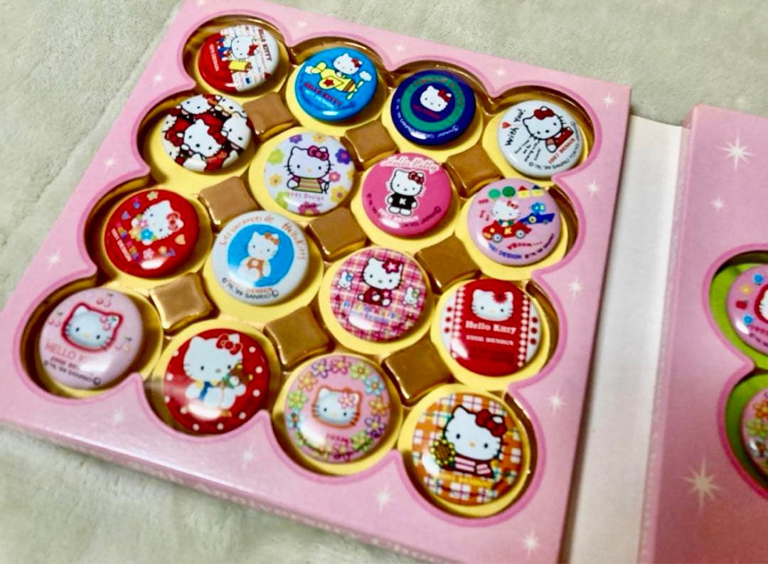 サンリオ キティ25周年アニバーサリー缶記念バッチ【激 レア❗️】スワン