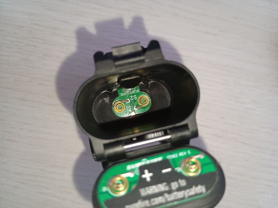 実物 Surefire XH30 1000ルーメン LEDライト