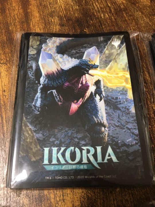 マジックザギャザリング：BOX限定ゴジライラストスリーブ