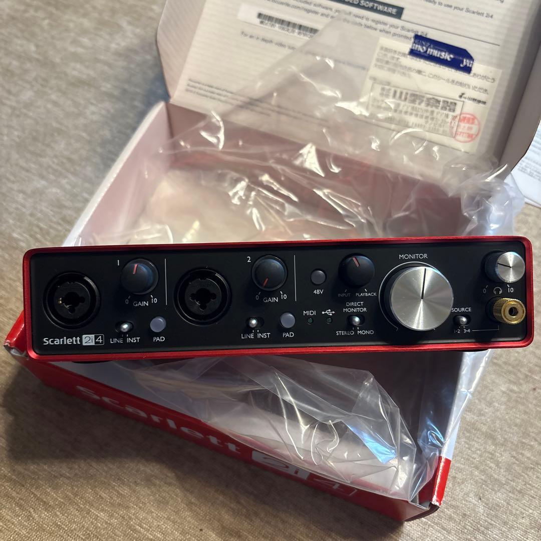 Focusrite Scarlett 2i4 USBオーディオインターフェース