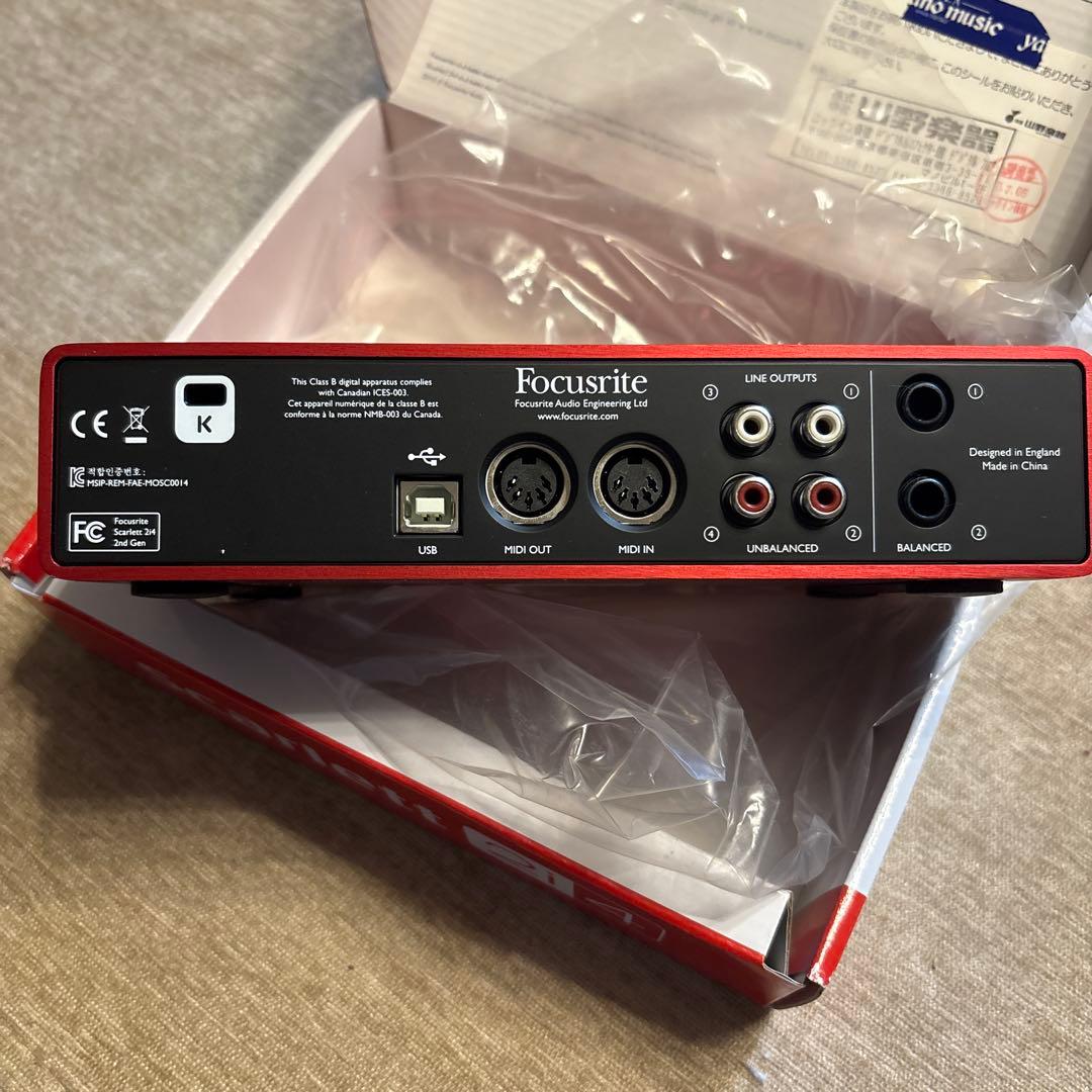 Focusrite Scarlett 2i4 USBオーディオインターフェース