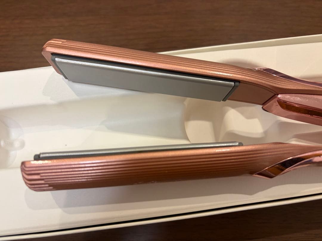 【正規品 ギャランティカード 箱あり】リファストレートアイロン プロ　ピンク