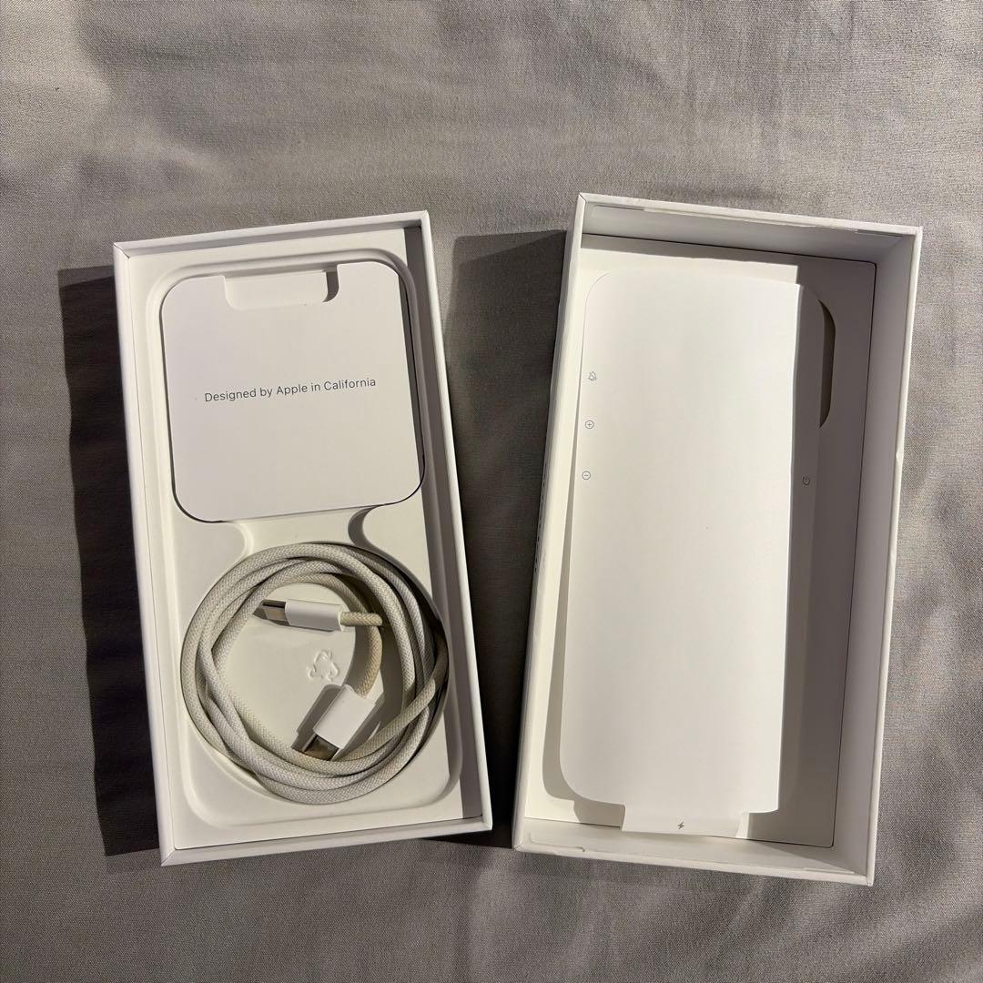 【完品】Apple iPhone 15 Pro 256GB ナチュラルチタニウム