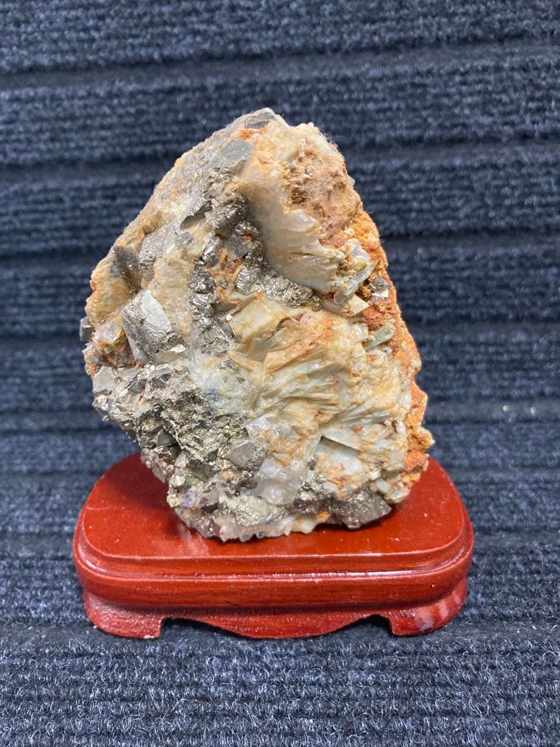 金鉱石　鉱物標本　鉱石