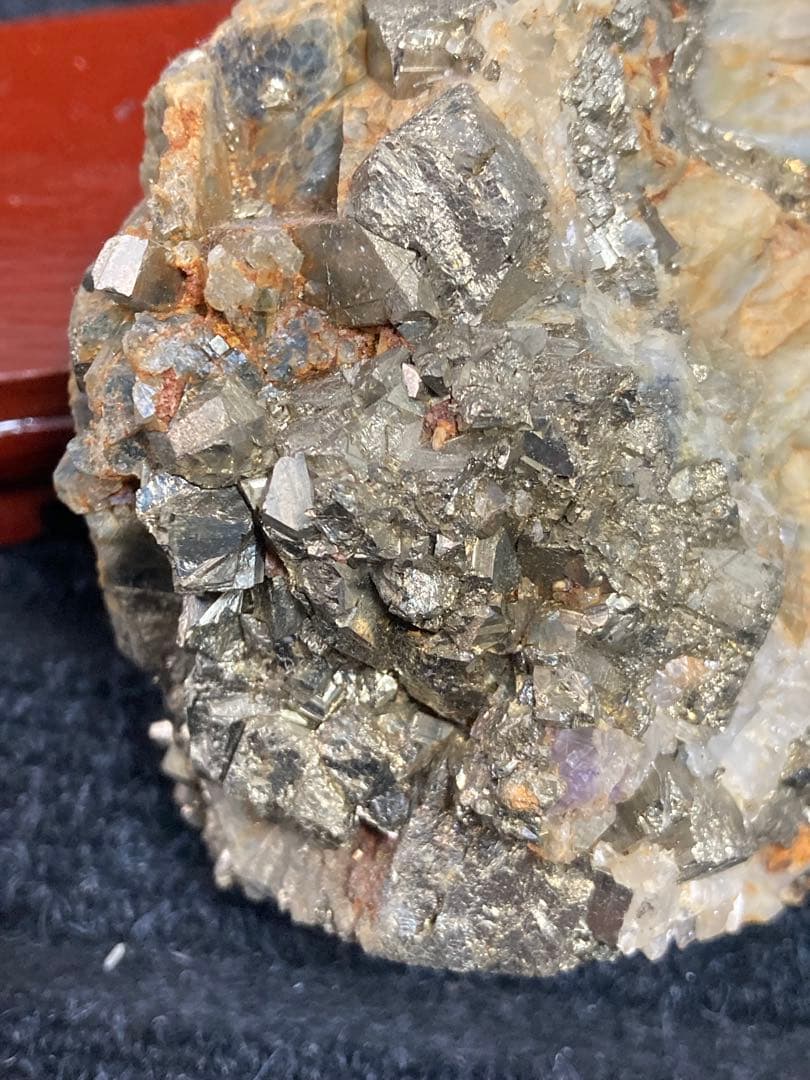 金鉱石　鉱物標本　鉱石