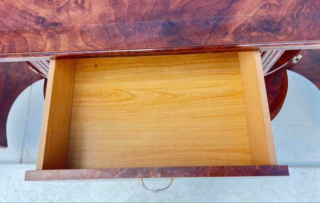 アンティークなビクトリア朝様式のウォールナット象嵌細工のクレ デンザ