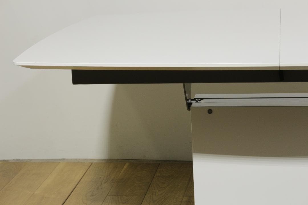 O*s様 BoConceptボーコンセプト★OCCAダイニングテーブル★伸長式★