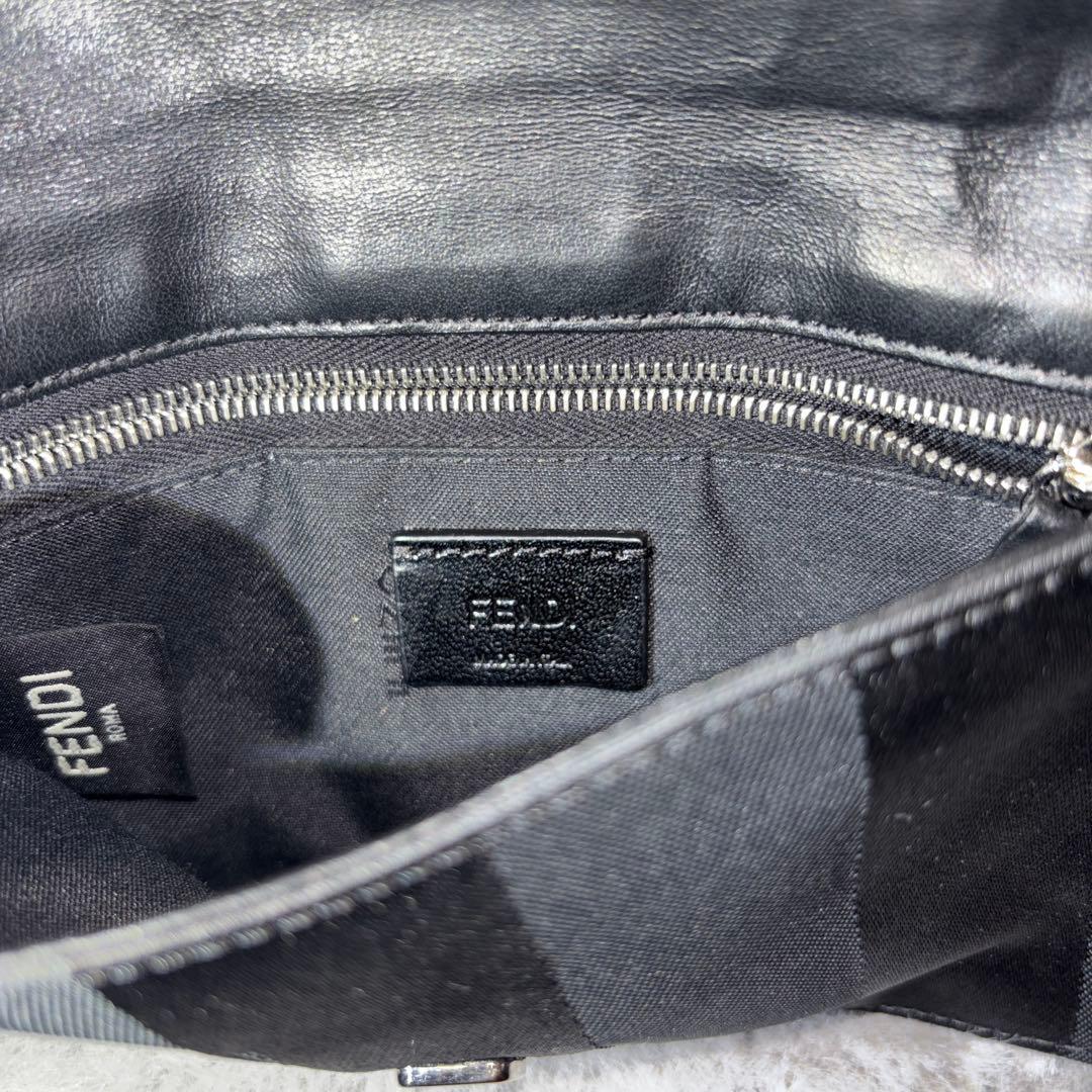 本日限定価格✨FENDI フェンディ 定価25万 ズッカレザーショルダー