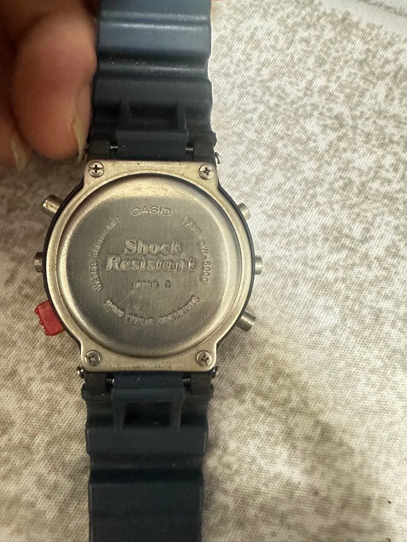 6本G-SHOCK ブラックモデルと2 本 CASIO