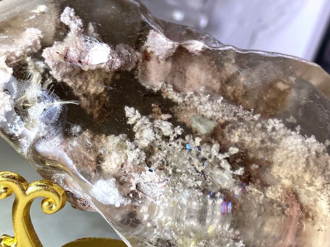 T1034ピンクホワイトガーデンクォーツ原石ルチル針瑪瑙共生ラダー虹入りジオード