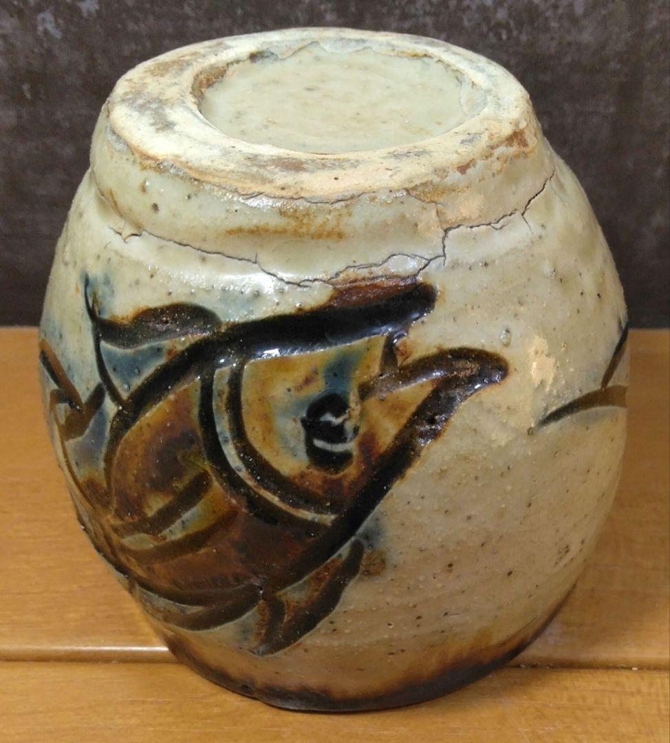 人間国宝 金城次郎 古酒呑 栞 共箱 無傷 壷屋焼 やちむん 希少笑魚二匹紋