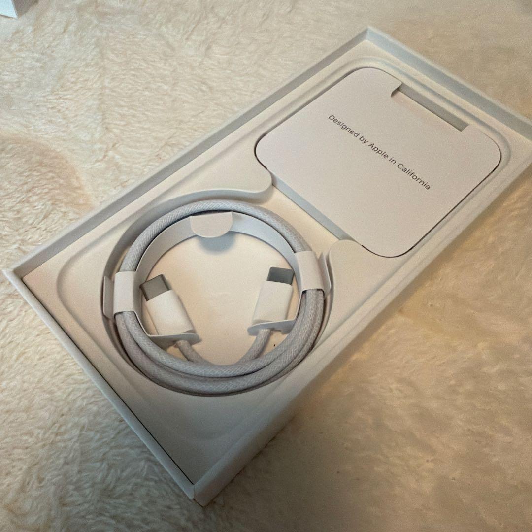 香港版 iPhone 15 Pro 128GB ブラックチタニウム