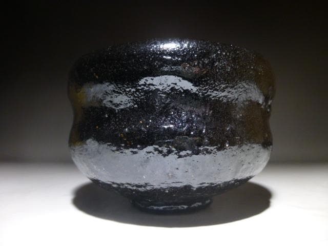 楽吉左衛門十五代　直入　黒茶碗／共箱共布／銘「多羅」／表千家十四代而妙斎極め箱