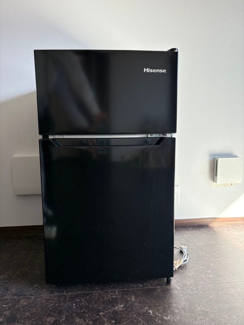 Hisense ハイセンス 冷蔵庫 22年製　HR-B9501B 黒
