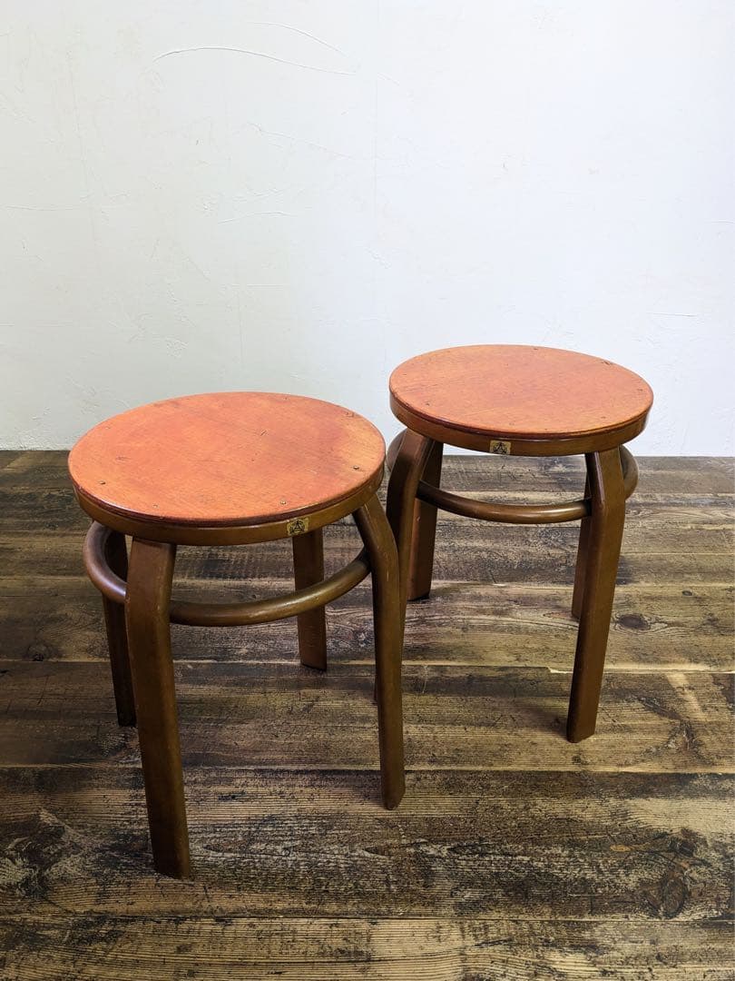 秋田木工の丸スツール　2脚　木製椅子