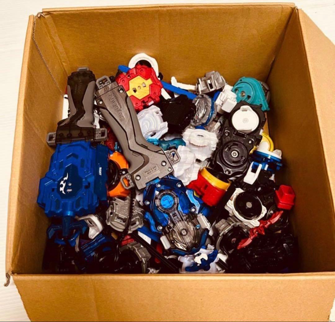 まとめて ベイブレードバースト 165個以上 ランチャー パーツ スタジアム付き