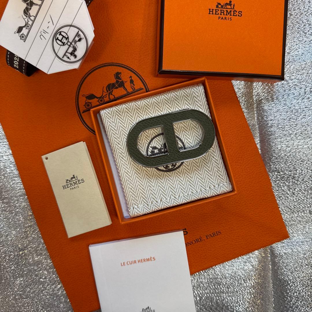 新品未使用エルメスブローチ シェーヌ・ダンクル　グレー系　ヴェール・ヴェロネーズ