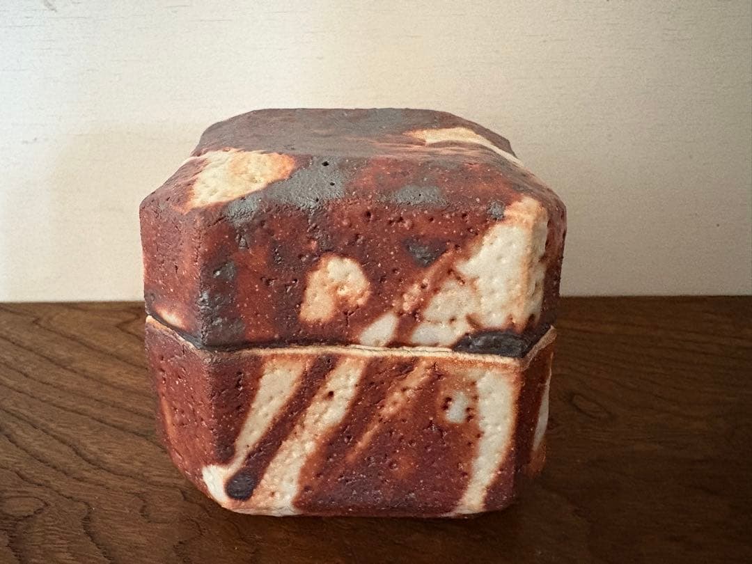 松崎健　志野香合　共箱