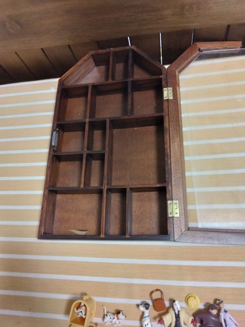 101ディズニーミニキャラ棚木箱ディスプレイ