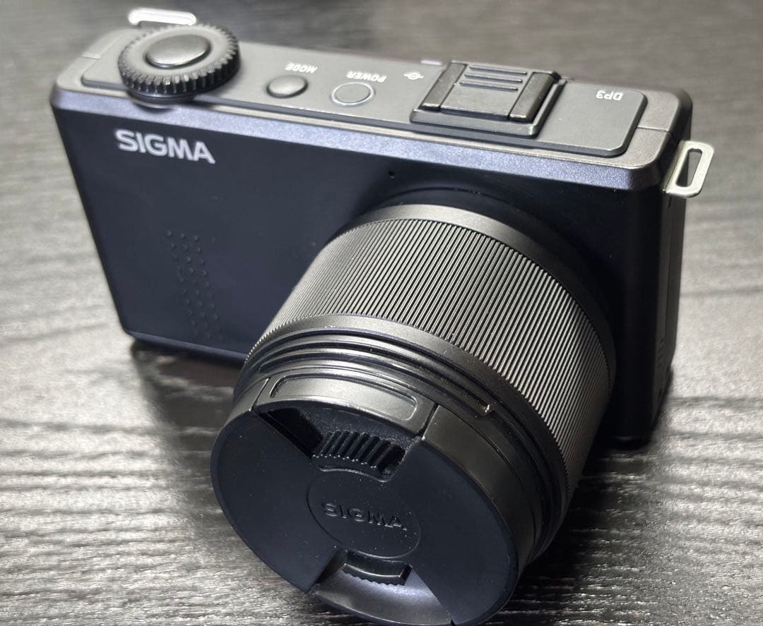 美品◎SIGMA DP3 Merrill*純正バッテリー6個*三脚つき