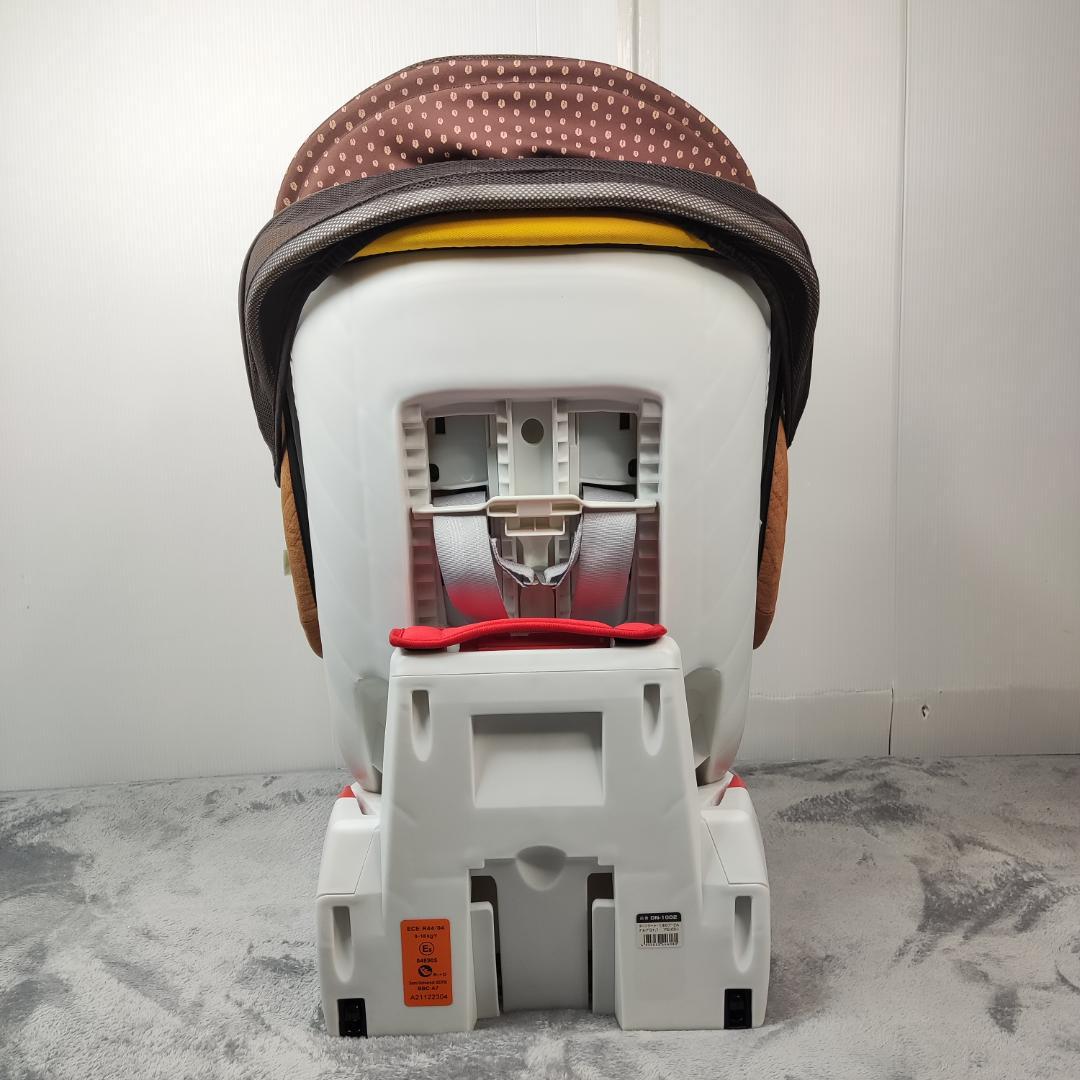 西松屋　ターンシートくまのプーさんチャイルドシート ISOFIX DN-1002