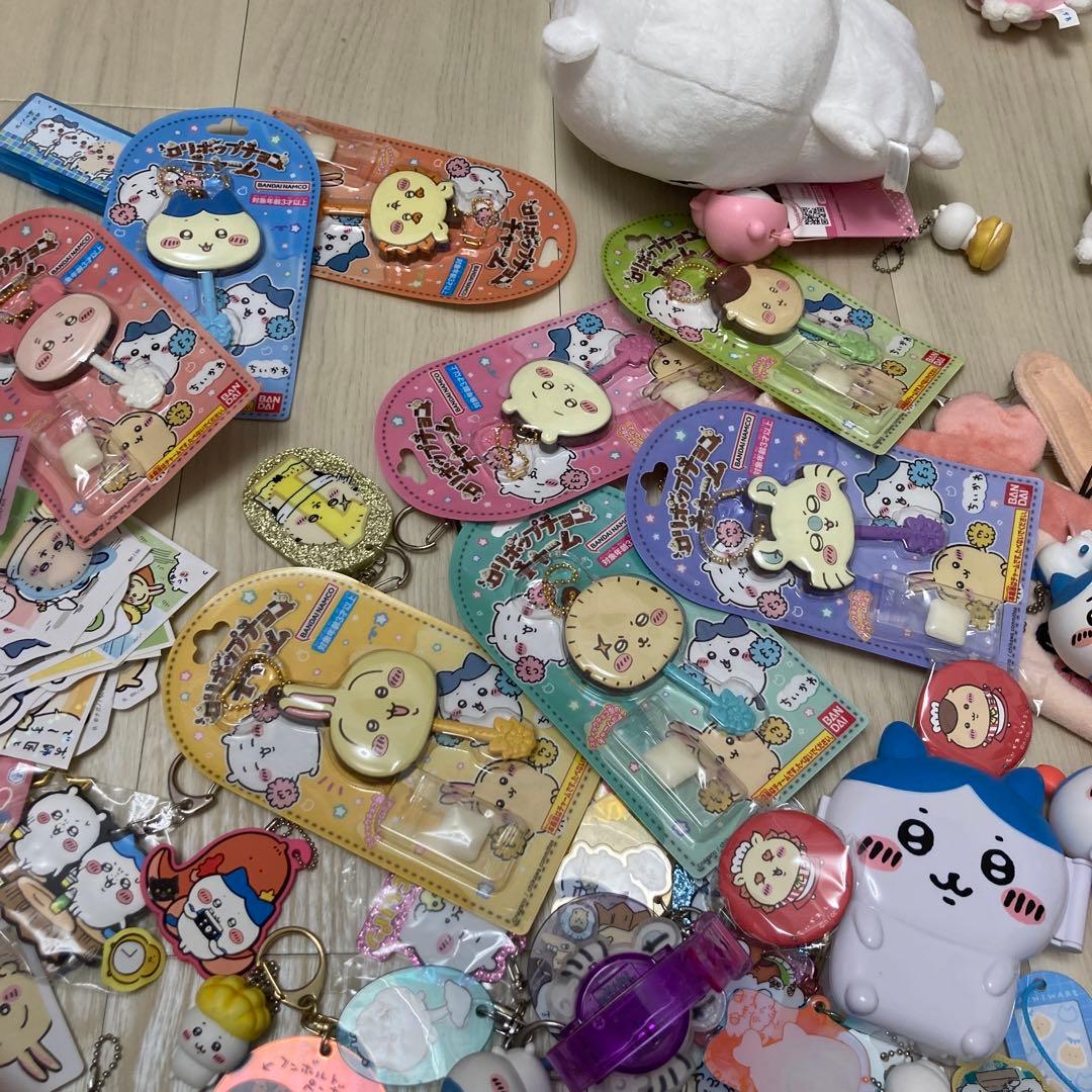 ちいかわ　ぬいぐるみ　カード　シール　ガチャ　フィギュア　マスコット